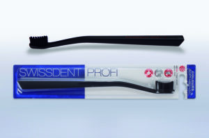 SWISSDENT Colours Zahnbuerste schwarz soft-med
